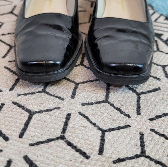 SALVATORE FERRAGAMO BLACK LEATHER WEDGE LOAFER, SZ 8.5 - Picture 4 of 16